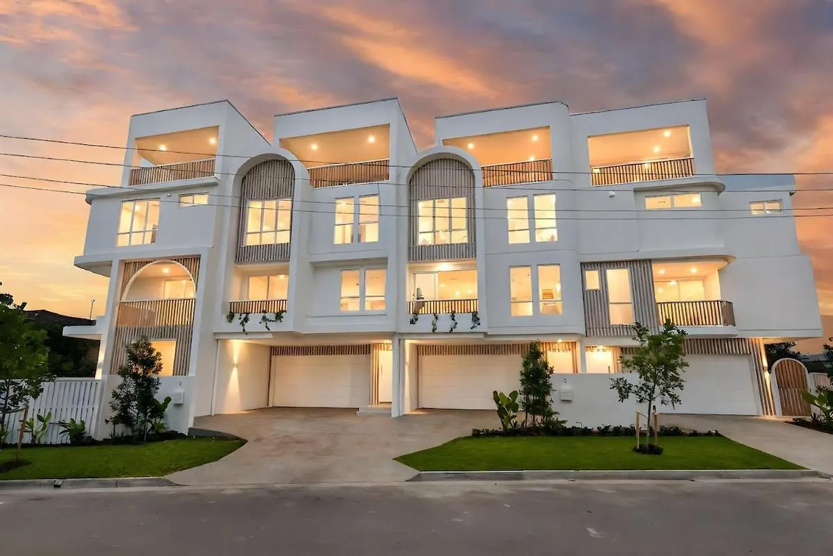 Villa Alysea At Runaway Bay Gold Coast